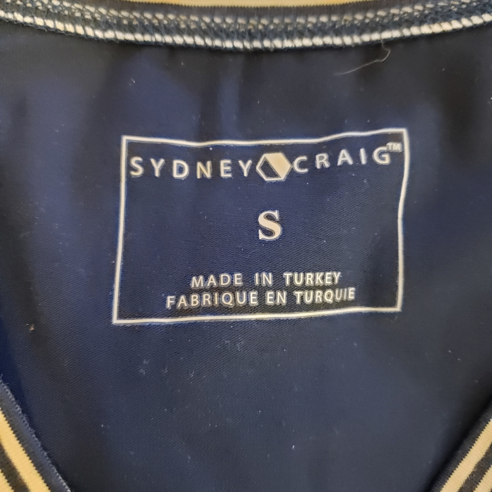 *Pacific SS V-Neck and Atlantic Navy Blue Capri - Picture 3 of 7